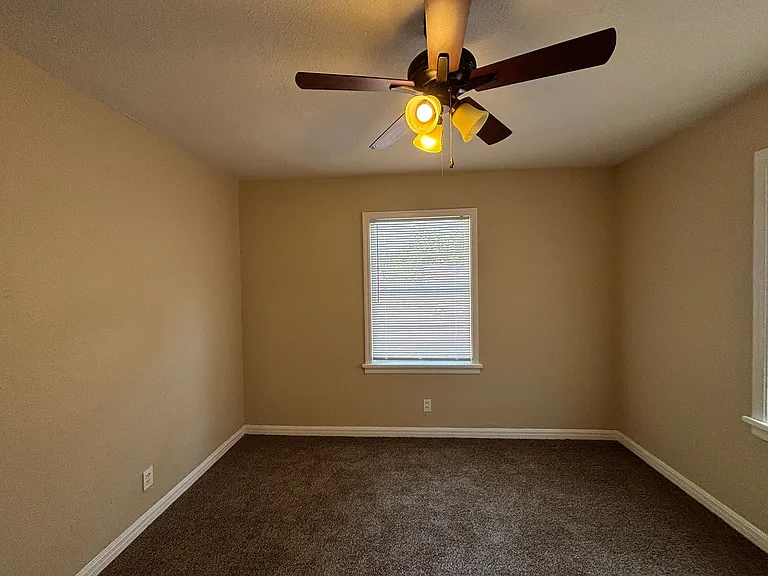 2616 S Harrison St — Photo 11