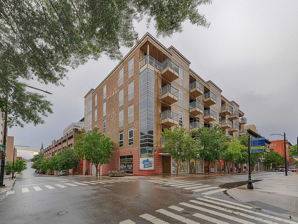 1st image of 440 Walnut St Unit 401