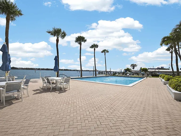 2600 N Flagler Dr #911 — Photo 36