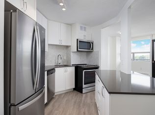 3122 Hurontario Street, Mississauga, ON L5B 1N8