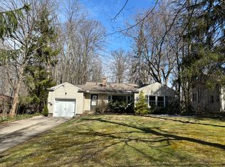 203 Hazelwood Dr, Chagrin Falls, OH 44022