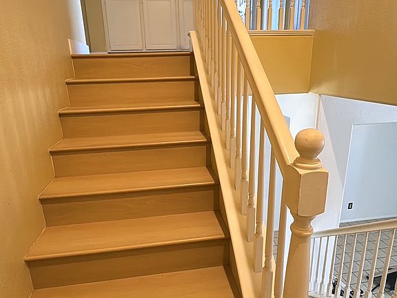 3rd image of 1659 Alberhill Way