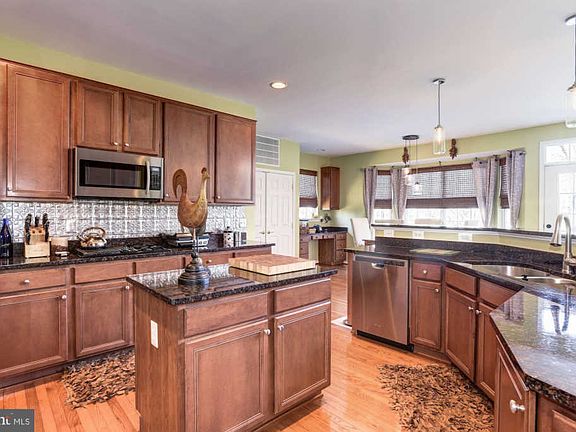 3rd image of 8640 Belgrove Gardens Ln