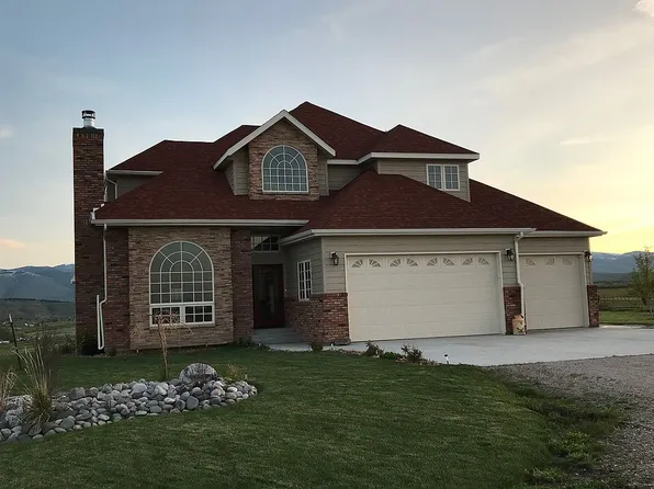 655 Longview Ln, Lander, WY 82520