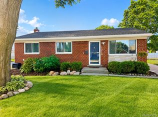 13118 Whitfield Dr, Sterling Heights, MI 48312