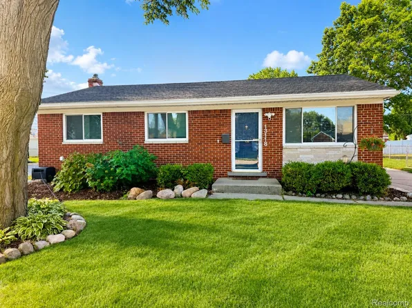 13118 Whitfield Dr, Sterling Heights, MI 48312