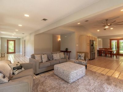 424 Edwards St, Waveland, MS, 39576