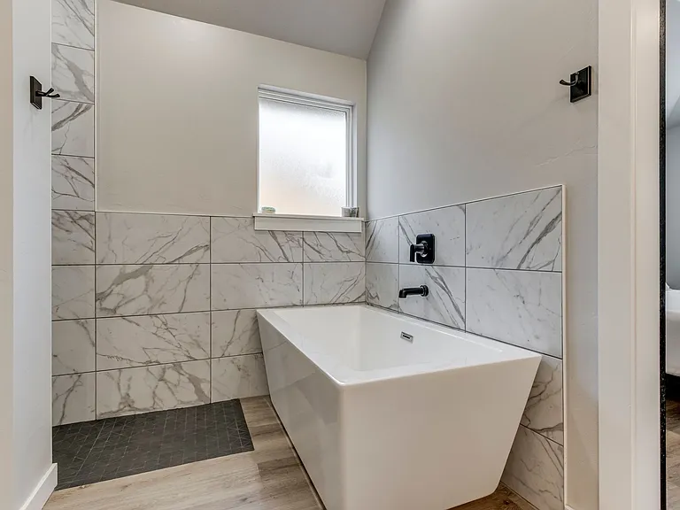 7404 NW 159th Ter — Photo 31