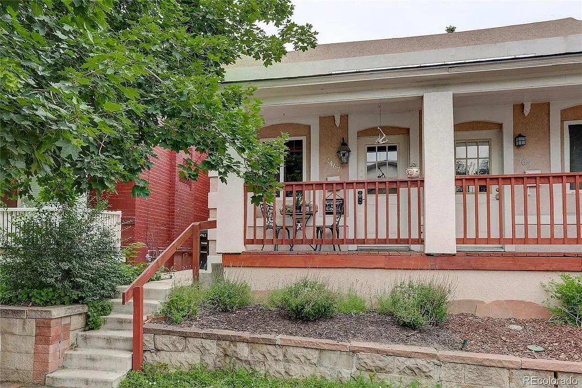 2467 W Caithness Pl — Photo 1