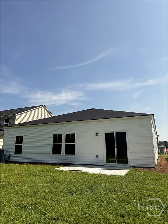 4 bed, 2.0 bath, 1885 sqft, $2,200 — Photo 2