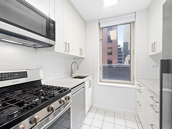 5th image of 145 E 48th St APT 9F