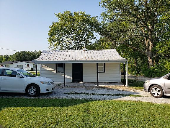 Front view of outbuilding