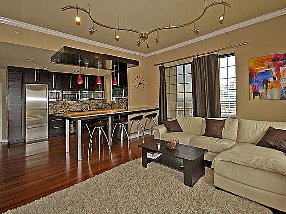 3rd image of 3225 Turtle Creek Blvd #1658