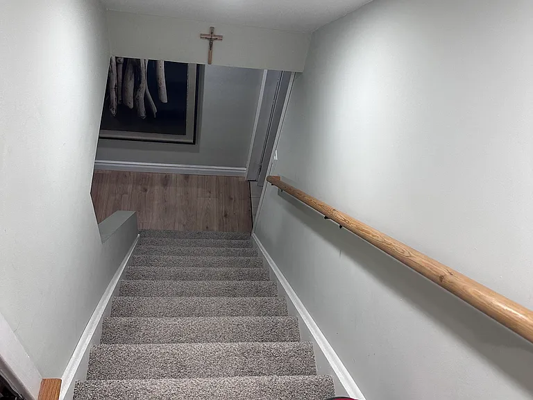 Madeline Ave — Photo 17