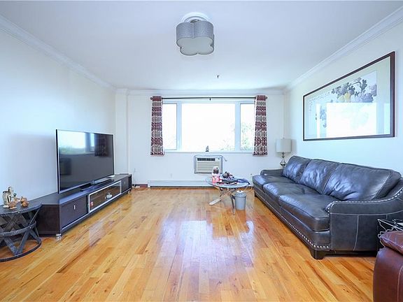 5th image of 2523 Ocean Ave APT 5C