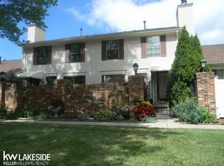 38949 Golfview Dr, Clinton Township, MI 48038