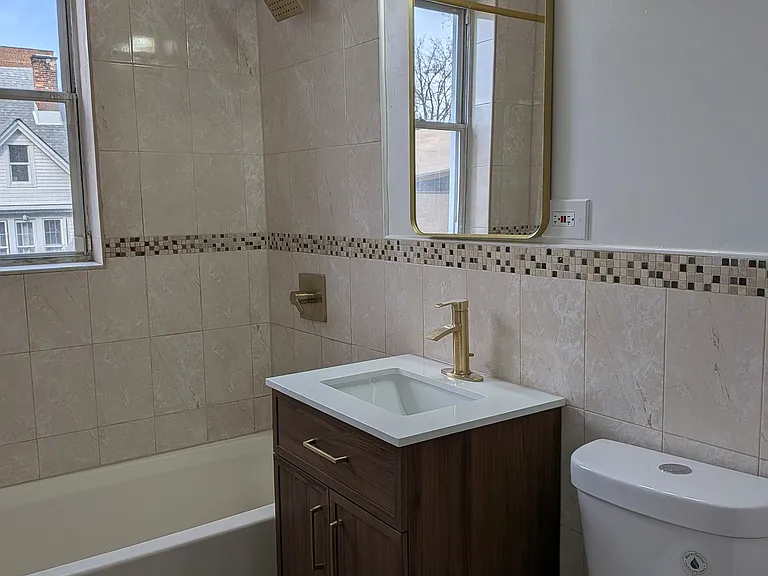 307 William St — Photo 9