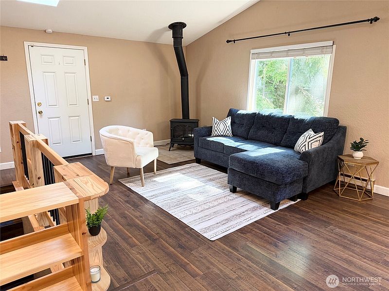 5th image of 140 Windward Drive