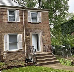 (Undisclosed Address), Chicago, IL, 60617