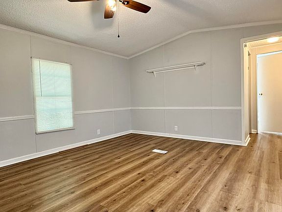 5th image of 148 Byrtle Grove Rd