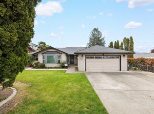 2852 Cedar Links Dr, Medford, OR 97504