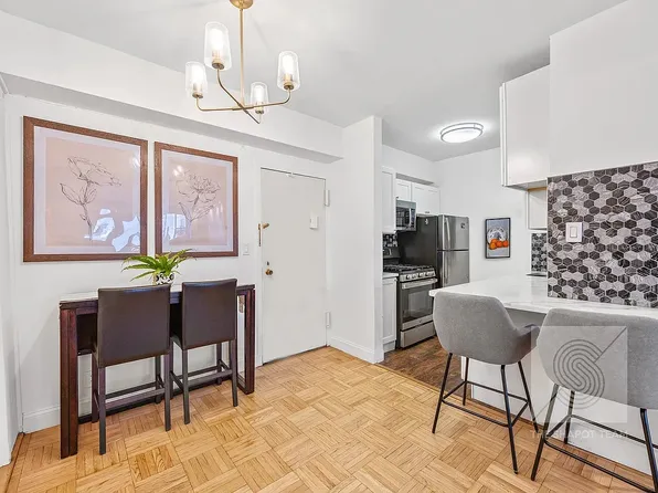 345 East 56th Street image 6 of 16