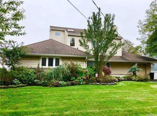 547 Derby Ave, Woodmere, NY 11598