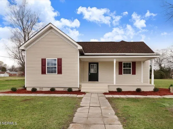 107 E James Street, La Grange, NC 28551