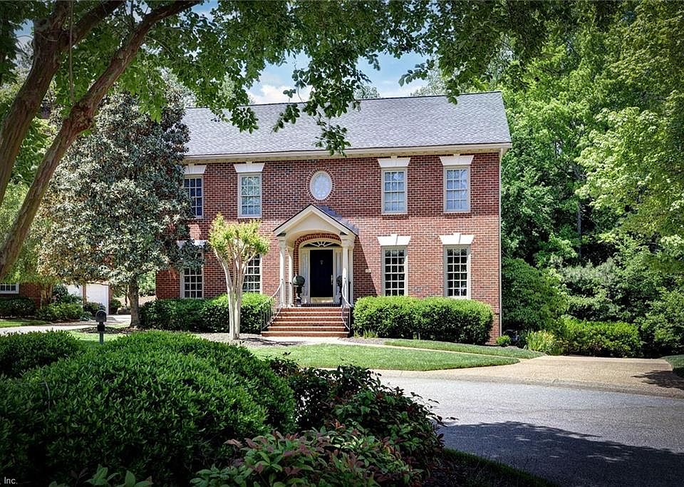 1st image of 124 Richmond Hill Ct