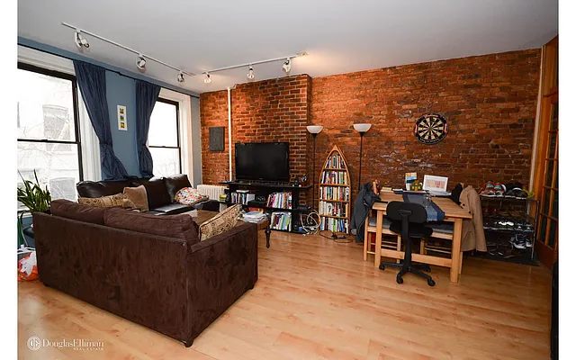 Rented by Douglas Elliman | media 19