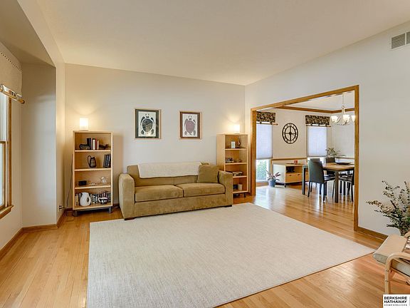 5th image of 6407 S 106th Cir