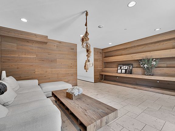 3rd image of 11911 Mayfield Ave APT 101