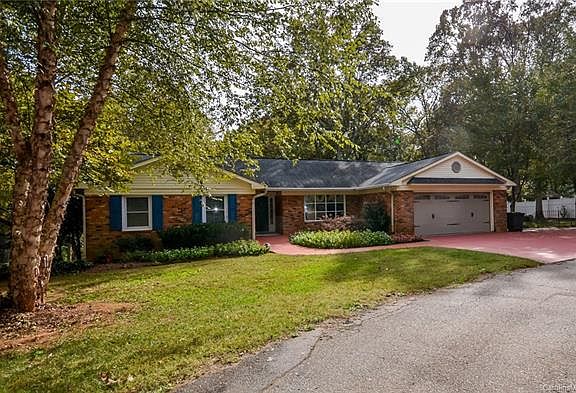 2nd image of 2714 Idlewood Ln