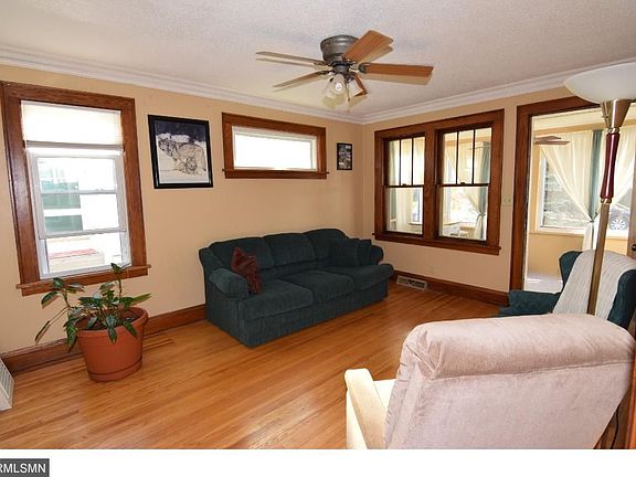 3rd image of 944 Ottawa Ave
