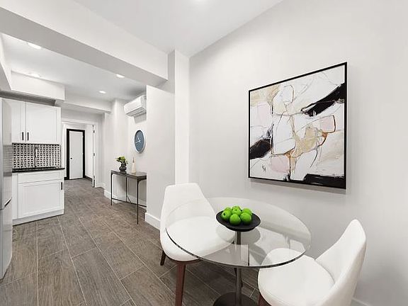 2nd image of 35 Oakland Pl #1F