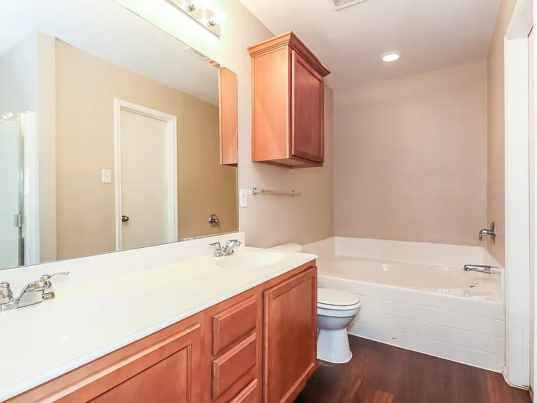 1206 Augustin Dr — Photo 10