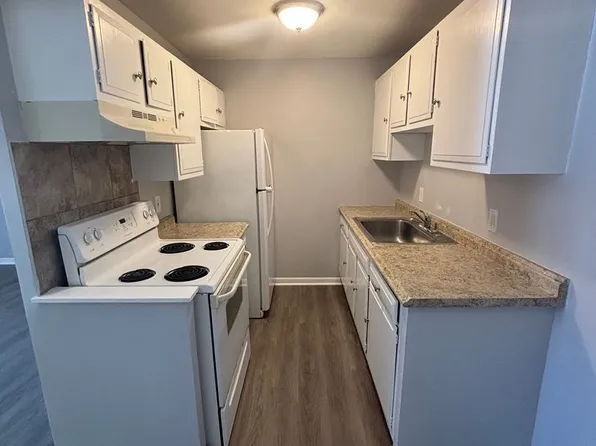 15412 Maple Park Drive, 15412 Maple Park Dr APT 18, Maple Heights, OH 44137