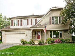440 Springwood Dr, Roselle, IL 60172