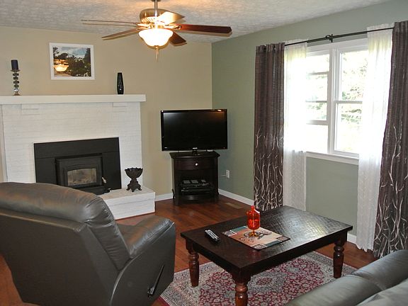 3rd image of 57 Rockwood Ct