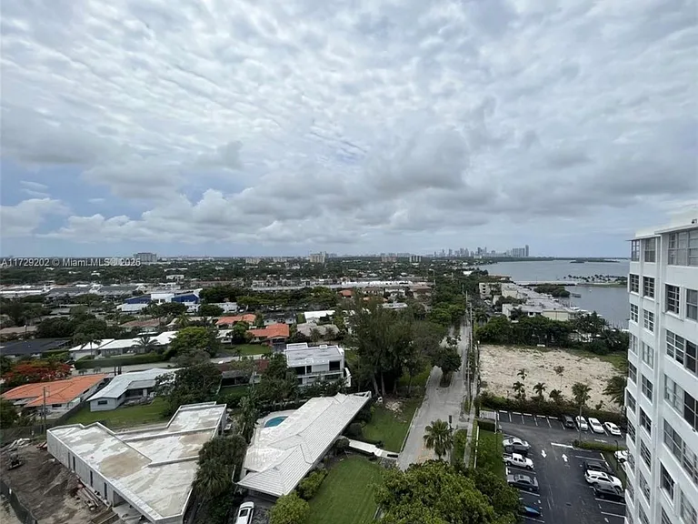 11930 N Bayshore Dr #Penthouse 10 — Photo 13