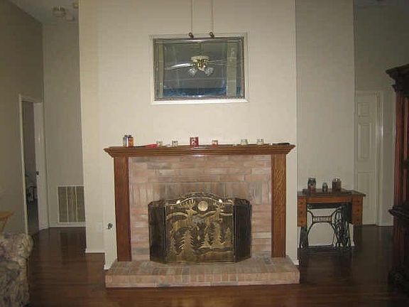 4th image of 3117 Candide Ln