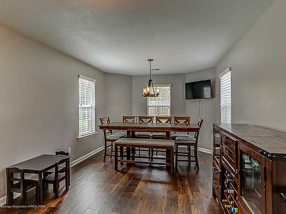 4th image of 8859 Lezlarken Ln