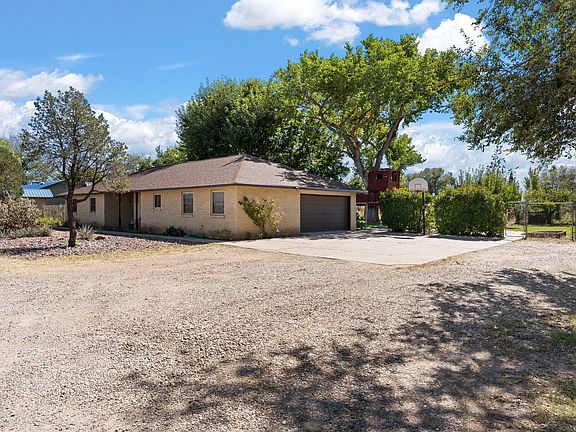 3rd image of 912 Paisano Dr