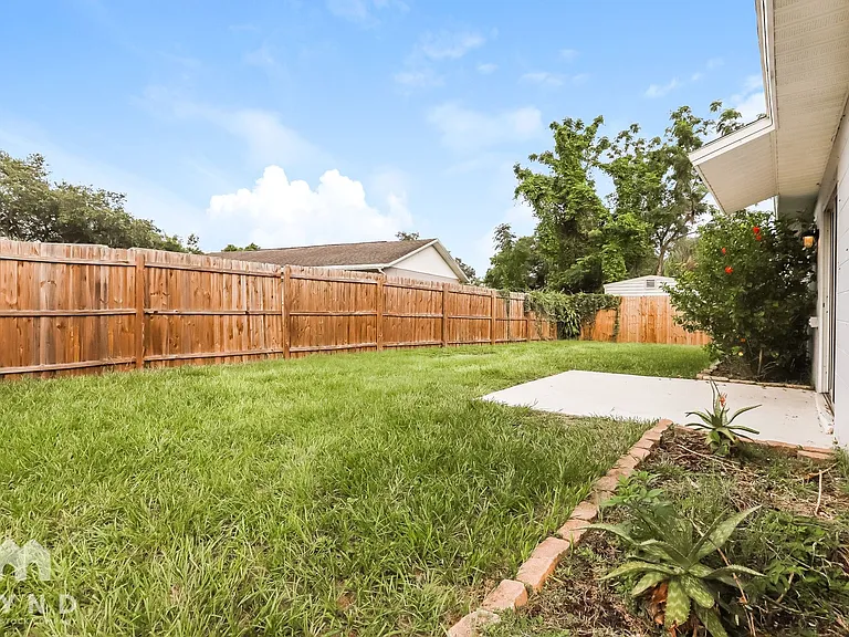 305 Silver Hill Dr — Photo 15