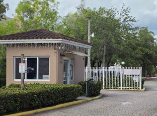 8405 NW 8th St APT 311, Miami, FL 33126