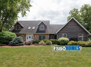 4045 E 61st Blvd, Davenport, IA 52807