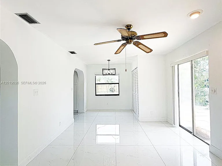 240 NW 36th St — Photo 10