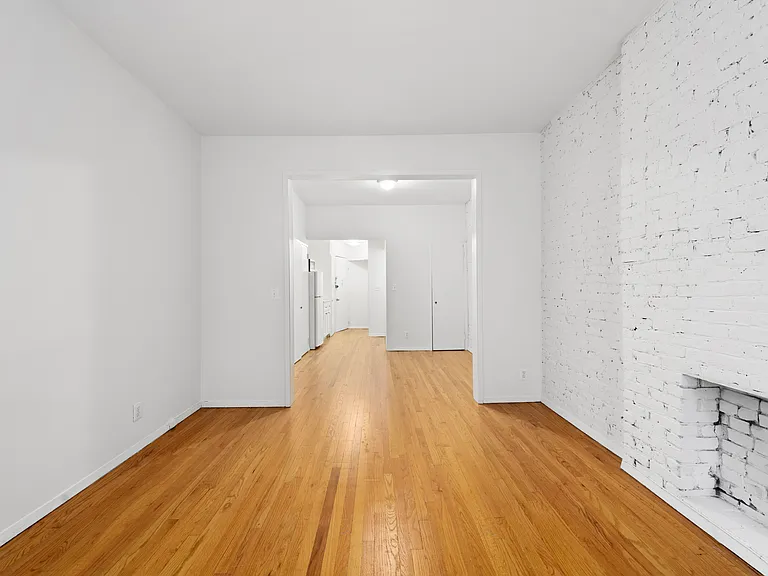 221 E 89th St #1B — Photo 4