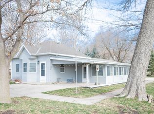 116 E Lyon St, Avoca, IA 51521