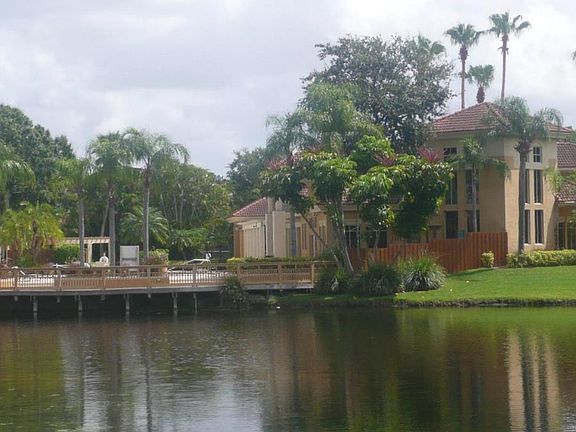 4th image of 4823 Via Palm Lakes #1304